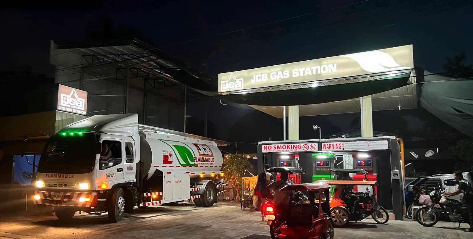 JCB Gas Station tanker